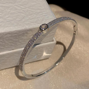 Pulsera unisex de plata 925 con baño de rodio y moissanita, corte brillante, engaste en canal, lujo para uso diario, AMBER JEWELS Third - Product Image 1