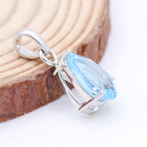 Pendentif Solitaire en Argent Sterling Massif 925 avec Topaze Bleue Naturelle Facettée en Forme de Poire, Sertie à Griffes, Bijoux Fins en Gros - Product Image 4