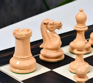 Jeu d'échecs Staunton artisanal en bois de buis peint vert olive et jaune, roi de 4,5 pouces, style tournoi premium, au meilleur prix - Product Image 1