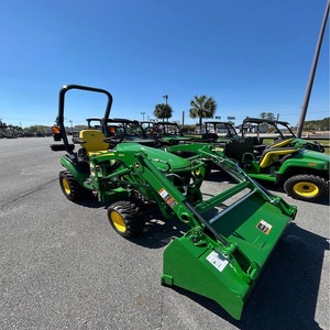 Tractor John Deere 1025R con opción de cortadora de césped, tamaño compacto, 35HP, diésel, 4x4, pocas horas de uso, asiento cómodo, alto rendimiento - Product Image 4