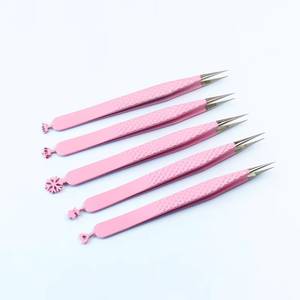 Pinzas de Precisión para Pestañas de Acero Inoxidable con Punta de Fibra y Mango Rosa - Product Image 1