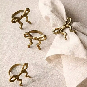 Anneau de serviette en métal robuste, accessoire élégant pour table à manger, parfait pour les banquets, les mariages et la décoration de table festive - Product Image 1