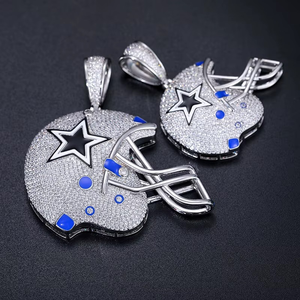 Pendentif Couronne Casque de Football Glacé en Moissanite Argentée, Style Hip Hop Luxe pour Fêtes et Événements, Bijou Tendance Personnalisé, Cadeau Streetwear - Product Image 2