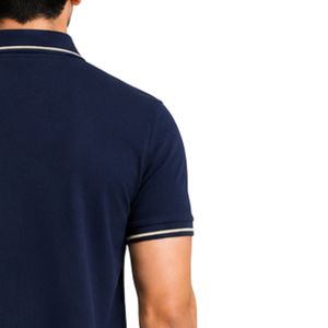 เสื้อโปโลผู้ชายสีน้ำเงินกรมท่าพรีเมียม พร้อมปกและแขนเสื้อแบบมินิมอล แต่งดีเทลปักโลโก้ตามสั่ง เสื้อกีฬากอล์ฟแขนสั้น - Product Image 5