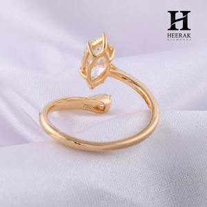 Anillo de diamantes asimétricos marquesa y pera cultivados en laboratorio, de oro amarillo, con diseño de vástago abierto y anillo cruzado, diamante certificado VVS EF, anillo Toi et Moi - Product Image 2