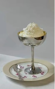 Bol à glace moderne en métal poli fait main pour servir les desserts lors de fêtes dans les restaurants, respectueux de l'environnement - Product Image 2