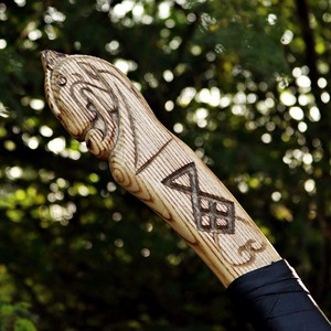 Hacha Vikinga Decorativa Hecha a Mano, con Grabado, Doble Cabeza, Hoja de Acero Forjado, Mango de Madera, para Camping y Bricolaje - Product Image 6