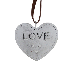Adorno Navideño Colgante de Aluminio con Diseño de Corazón Moderno de Zikra Handicrafts, con Acabado Pintado - Product Image 4