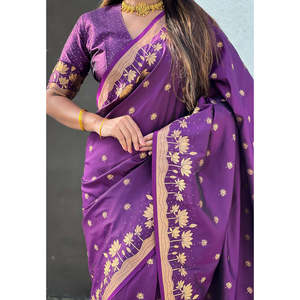 Sari en soie Pichwai avec motif tissé en zari vin, écharpes et châles traditionnels - Product Image 4