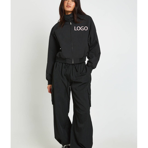 Chaqueta Bomber Reversible para Mujer con Bordado Chenille OEM, Estilo Urbano Otoñal, Tejido Táctico Impermeable, Cuello Alto Negro - Product Image 1