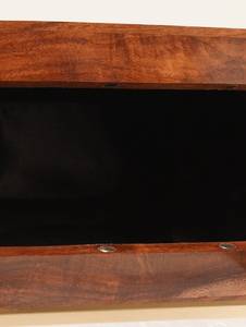 Bolso de mano rectangular clásico de madera con decoración de latón y diseño único para niñas, a un precio económico y asequible, de UO - Product Image 5