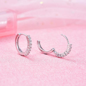 Pendientes de Aro de Plata 925 y Chapados en Oro con Moissanita, Corte Brillante Redondo, Joyería Clásica Tipo Huggie para Bodas y Fiestas - Product Image 6