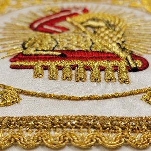 Châle liturgique d'église brodé à la main Agnus Dei en fil d'or - Lin d'autel liturgique Agneau de Dieu en fil d'or - Lin liturgique de qualité supérieure - Product Image 4