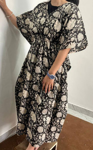 Vestido Kaftan Étnico de Algodón Estampado para Mujer con Diseños Únicos y Corte Fluido - Product Image 3
