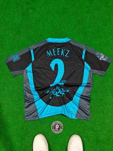 เสื้อยืดคอวีผ้าโพลีเอสเตอร์แห้งเร็วสำหรับผู้ชาย สไตล์สปอร์ต แขนสั้น พิมพ์ลายดิจิตอลตามสั่ง ผลิตแบบ ODM เหมาะสำหรับใส่ลำลองในฤดูร้อน - Product Image 5