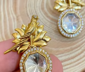 ต่างหูโมอิสซาไนต์ทรงโพลกี้ชุบทองคุณภาพดีเยี่ยม ประดับประกายระยิบระยับ ดีไซน์ทันสมัยสำหรับผู้หญิง เหมาะสำหรับงานแต่งงานและงานปาร์ตี้ - Product Image 2