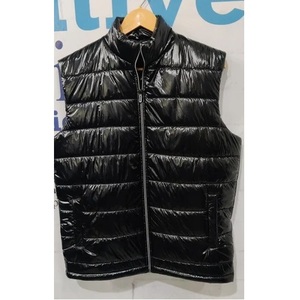 Veste sans manches au design unique, chaude et confortable, idéale pour les sports de plein air et la mode décontractée, disponible à la vente - Product Image 6