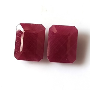 Ensemble de 2 pierres précieuses en rubis corindon naturel africain de 20 carats, taille émeraude, facettées, pour la fabrication de bijoux - Product Image 1