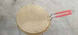 Plancha para Roti de Latón Puro Hecha a Mano, Utensilio de Cocina Tradicional Indio, Plancha Ayurvédica para Roti, Cocina Saludable - Product Image 4