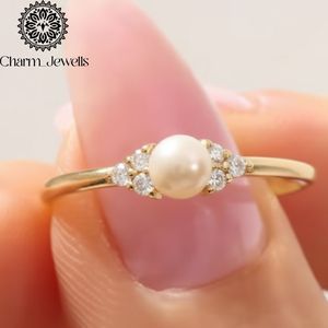 แหวนหมั้น Charm_Jewells เงินแท้ชุบทอง 22k ประดับเพชรโมอิสซาไนต์ทรงคุชชั่น ตัวเรือนแบบหนามเตย รับรองโดย IGI น้ำหนัก 3 กรัม สำหรับทั้งชายและหญิง - Product Image 6