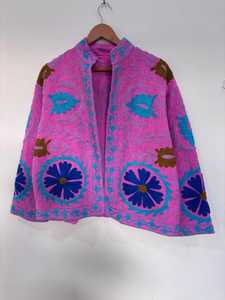 เสื้อแจ็คเก็ตสั้นปักลายซูซานีผ้าฝ้ายสีชมพูสวยงาม ทำมือ กันลม อุ่นสบาย เหมาะสำหรับใส่ไปเที่ยวชายหาดในฤดูหนาว - Product Image 5