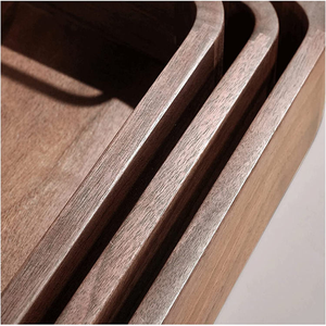 Bandeja Rectangular de Madera para Servir con Asas de Metal de Latón y Bordes Elevados, Bandeja Artesanal para Desayuno y Comida para Mesa de Comedor - Product Image 3