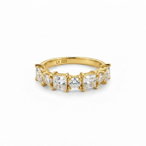 แหวนนิ้วแบบ Unisex เงินแท้ 925 ชุบทอง 18K โรเดียม รับรองโดย IGI ประดับเพชรโมอิสซาไนต์ทรงปรินเซสคัต แบบหนามเตย สำหรับงานหมั้น - Product Image 2