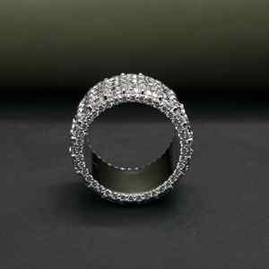 Bague Hip-Hop de Luxe Personnalisée avec Diamants DOPE JEWELLS, en Acier Inoxydable Plaqué Or 18K, Sertie de Moissanite et Pavée de Pierres - Product Image 3