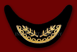 INDIAN ART COMPANY Casquette à visière en velours noir brodée à la main avec motif feuille de chêne dorée - Coiffe formelle professionnelle Quatre - Product Image 2