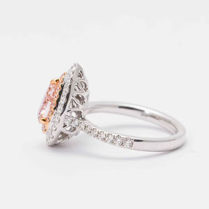 Elegante Anillo de Compromiso de Oro Blanco de 14K con un Clúster de Diamantes Cultivados en Laboratorio de Color Naranja Rosado en Forma de Pera de 1.65ct - Product Image 3