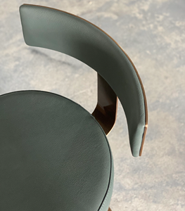 Taburete de Bar Moderno de Cuero PU Verde con Respaldo, Silla Giratoria de Acero Inoxidable Dorado para Comedor, Restaurante, Hotel, Bar - Product Image 3