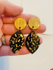 Pendientes de Resina Hechos a Mano H a CRAFT - Pendientes de Clip Estilo Clásico para Fiestas para Mujer - Product Image 2