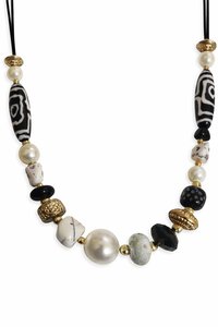 Collier Bohème Fait Main en Verre Perlé Géométrique avec Fermoir Plaqué Or, Design Bleu et Blanc, Bijou Unisexe pour Fête, Écologique - Product Image 6