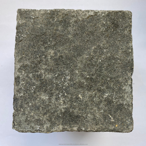 Usine en gros naturel Patio pavé noir basalte flambé pavés carreaux de sol pour les allées extérieures pierre avec maille de ventilateur - Product Image 2