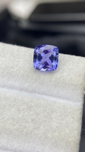 Tanzanite naturelle certifiée 7 MM, taille coussin carrée, avec une couleur et un lustre excellents, Zoisite naturelle 1,71 carat, clarté œil-de-chat - Product Image 5