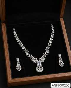 Conjunto de Collar y Aretes A.D Silver para Mujer, Diseño Geométrico con Cristales de Imitación, Alta Calidad, Último Diseño, Plateado para Fiestas - Product Image 1