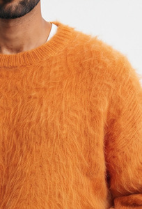 Pull en mohair tricoté sur mesure pour homme, doux et chaud, col rond, manches longues, décontracté, fabricant OEM ODM en gros - Product Image 5