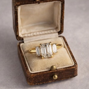 Trade Assurance Wholesale <b>Emerald</b> Cut Three Stone Engagement <b>Ring</b> Baguette Side Stone Yellow Gold Minimal Diamond <b>Ring</b> - Product Image 2