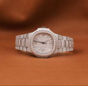 นาฬิกา Iced Out แบบกำหนดเองสำหรับผู้ชาย นาฬิกาสไตล์ฮิปฮอปประดับเพชรโมอิสซาไนต์เต็มเรือน - Product Image 2