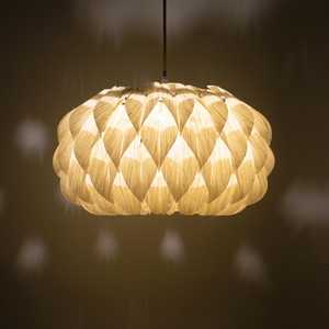 Lustre créatif de style japonais de taille moyenne en métal pour la salle à manger et la cuisine, luminaire d'intérieur - Product Image 1