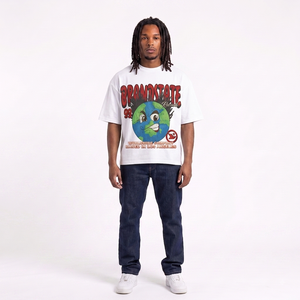 Créez votre marque avec nous : T-shirt blanc à manches courtes pour homme avec imprimé de la Terre en dessin animé, col rond, coupe classique, streetwear décontracté - Product Image 4