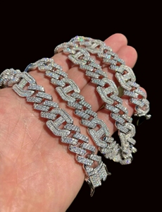 สร้อยคอคิวบันลิงค์แบบฮิปฮอปประดับเพชรโมอิสซาไนต์ เงินแท้ 925 ชุบทอง 18K สำหรับผู้ชาย ประดับเพชรโมอิสซาไนต์ VVS เต็มเส้น - Product Image 2