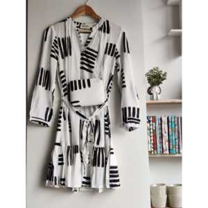 Vestido Casual Blanco Yin Yang - Product Image 1