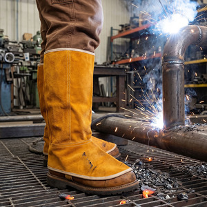 Protège-chaussures en cuir de vachette pleine fleur de qualité supérieure, avec fermeture élastique, résistants aux flammes et au feu, pour la sécurité professionnelle. - Product Image 4