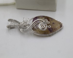 Pendentif en améthyste naturelle avec enroulement en fil de cuivre, bijoux en pierres précieuses faits à la main, taille libre, pendentif en cristal de guérison - Product Image 4