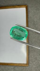 Vente en gros de pierres précieuses Jai Narayan : Émeraude naturelle zambienne de 5,73 carats, taille coussin, pierre précieuse verte lâche pour bagues, pendentifs, colliers et bijoux - Product Image 4