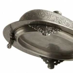 Beurrier ovale en argent avec couvercle, fait main, motif végétal gravé, vintage, en métal, pour cuisine, vaisselle de fête - Product Image 5