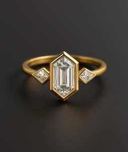 Anillo de Compromiso de Lujo con Moissanita de Corte Hexagonal, Oro Amarillo de 14K, Engaste de Bisel, Anillo de Promesa de Tres Piedras, Joyería, Regalo para Mujer - Product Image 1