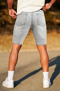 Shorts en jean délavé pour homme, coupe droite, taille mi-haute, décontracté, été, tissu en coton respirant, style streetwear, chaussettes blanches - Product Image 2