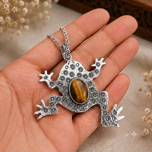 จิวเวลรี่ทาวน์ JT-016 จี้รูปกบตาเสือ งานฝีมือทองเหลืองชุบเงิน ประดับพลอยธรรมชาติ ของขวัญสำหรับทุกเพศ สร้อยคอ รับผลิตแบบ OEM ODM - Product Image 2